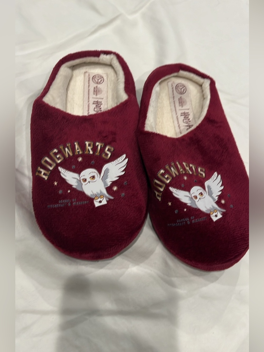 Hogwarts Child Burgundy Owl Plush Slippers